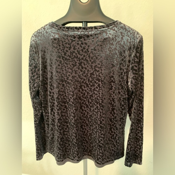 Calvin Klein size women’s XL velvet material cheetah print - Picture 3 of 9